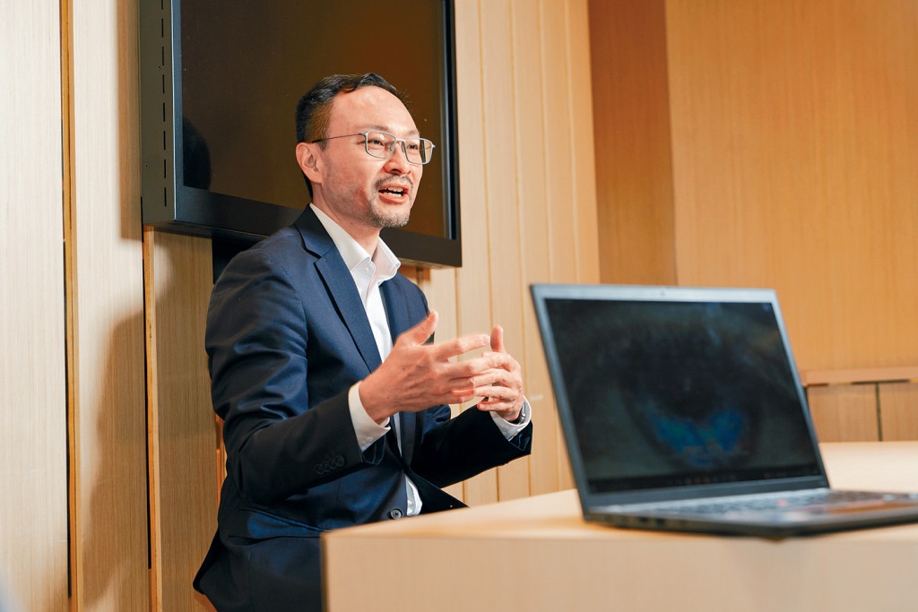 Steve表示,中小企可申請資助,以加快數碼轉型步伐,迎接人工智能時代。
