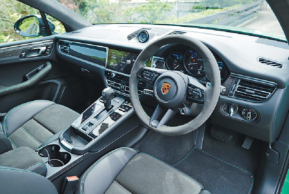 ■Race-Tex麖面物料軚盤為附加套餐項目之一。 ■Race-Tex麖面物料軚盤為附加套餐項目之一。