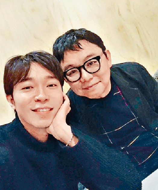 ■青峰与前经理人林𬀩哲因歌曲版权反面。
