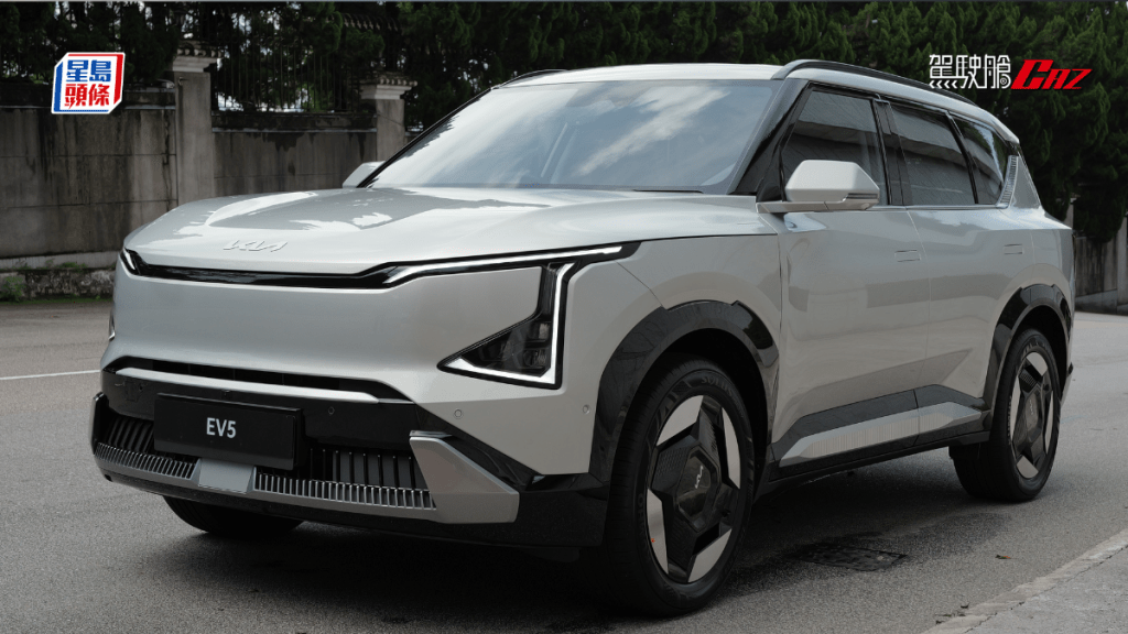 全新起亞KIA EV5 Deluxe中型SUV電動車抵港開售,「一換一」車價落實為$269,800起。