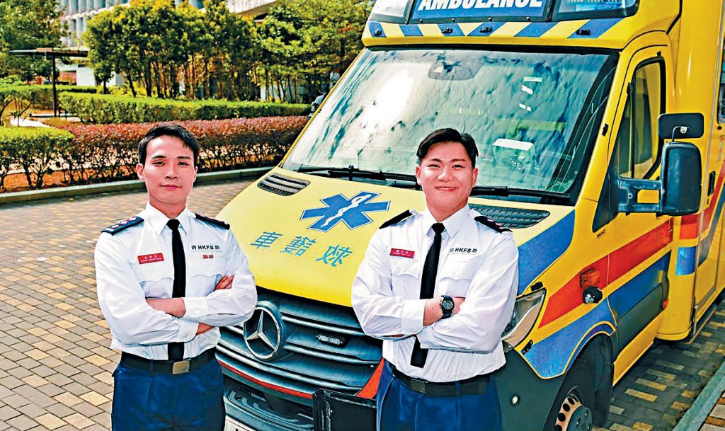 王卓文（左）和黃子洛（右）接受訪問。