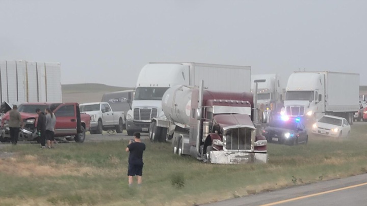 蒙大拿州高速公路發生連環車禍，至少5人喪生。網上圖片