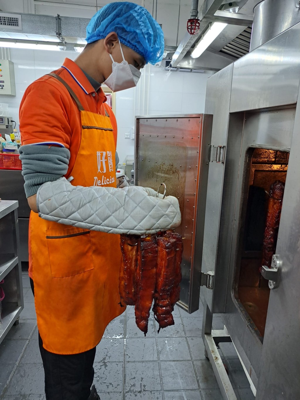 面对“预制菜”需求增加，Eva指很多都是家庭客，放工回家便把𩠌包加热“开饭”。受访者提供