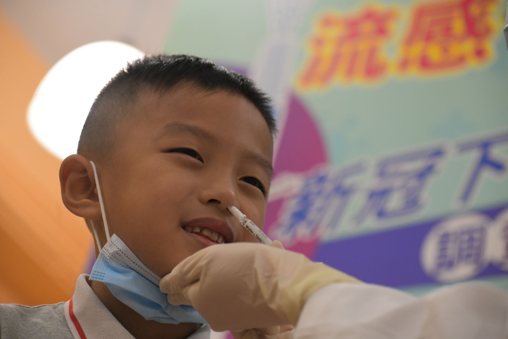 崔俊明指無論接種針劑及噴鼻式疫苗都可預防流感。