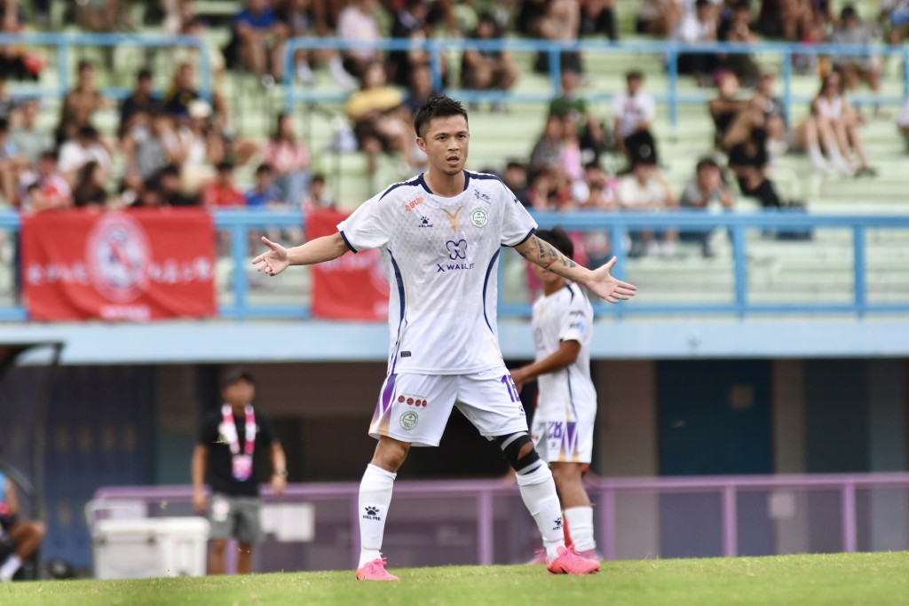 杨骏尧摄