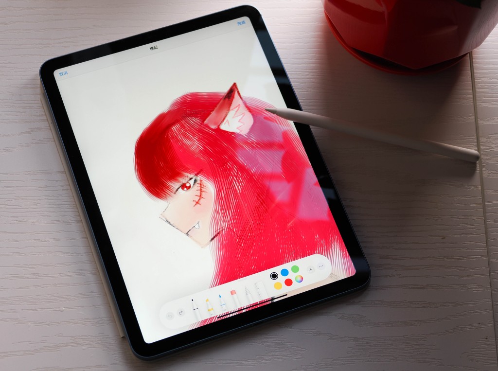 除了Magic Keyboard,也可配合Apple Pencil 2绘图做笔记。 除了Magic Keyboard,也可配合Apple Pencil 2绘图做笔记。