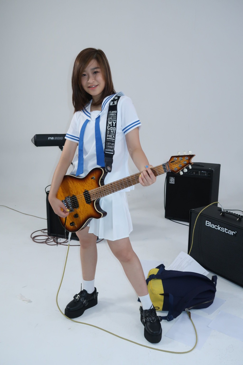 去年張若希推出新歌《17歲的畸歌》。
