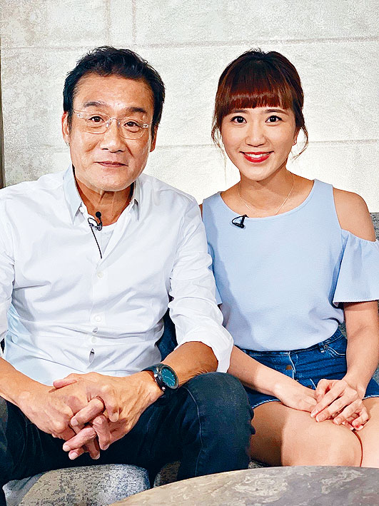 梁家輝接受訪問，大談拍新片苦樂。