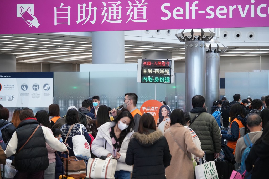 今明两天（22及23日）部分来往香港西九龙站及天津西的高速铁路列车车次取消。资料图片