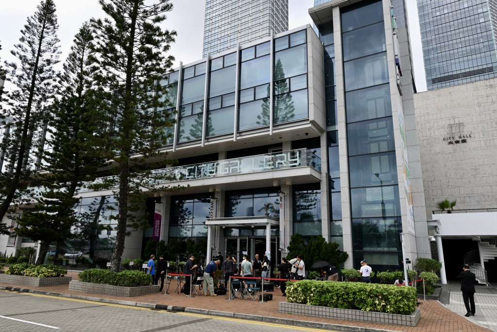 聽證會在展城館舉行。