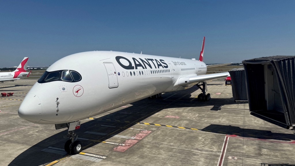 澳洲航空（Qantas）特制空中巴士A350-1000执行“悉尼直飞伦敦”超长程航班。 路透社