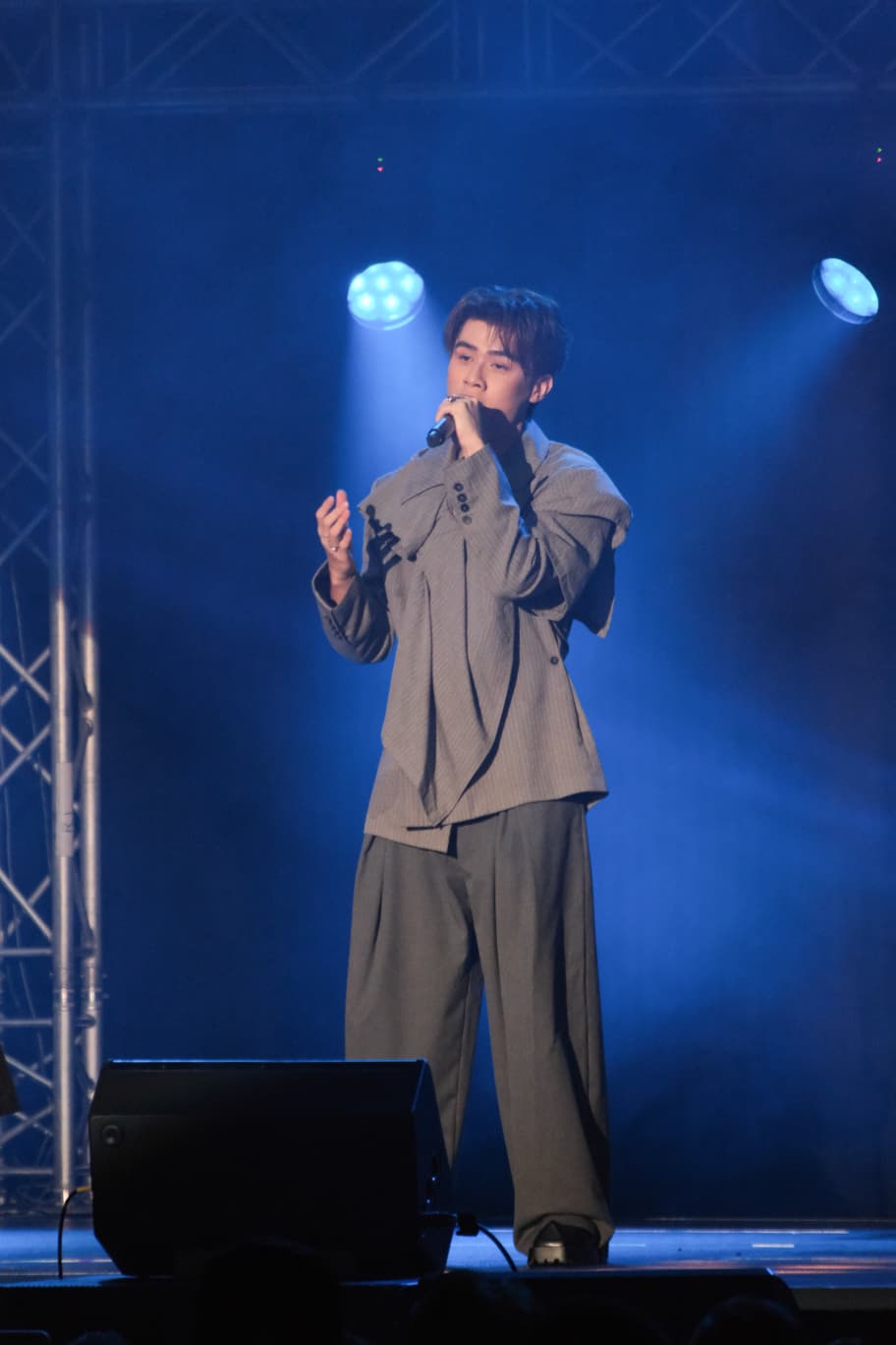 《聲秀》學員胡港豐(圖)、布子殷參與演出。 《聲秀》學員胡港豐(圖)、布子殷參與演出。