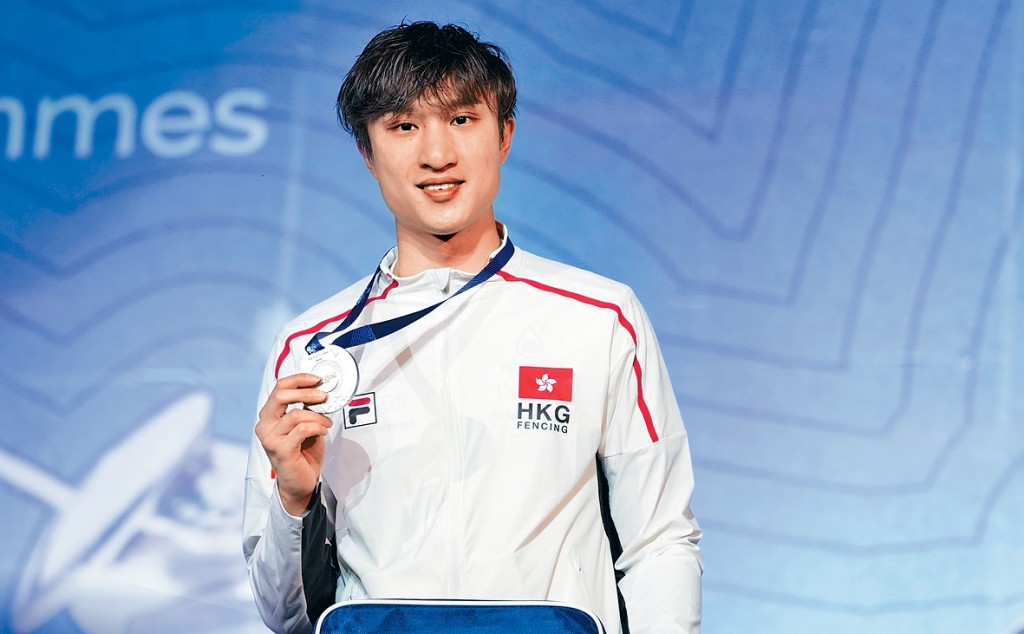 蔡俊彥在男花世界盃巴黎站奪得銀牌。