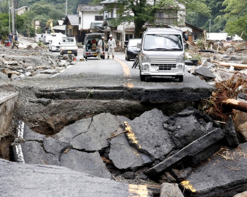 日本遭受暴雨侵襲。AP資料圖片