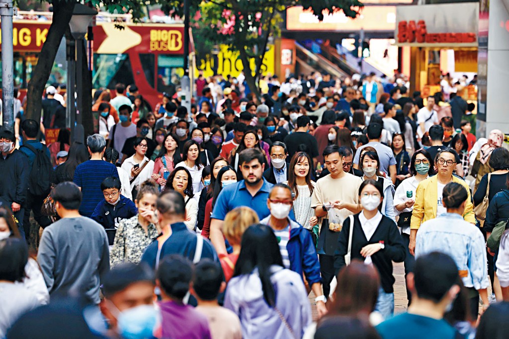 有人力資源顧問表示，暫未見「高才通」對本地人的就業市場造成極大競爭。