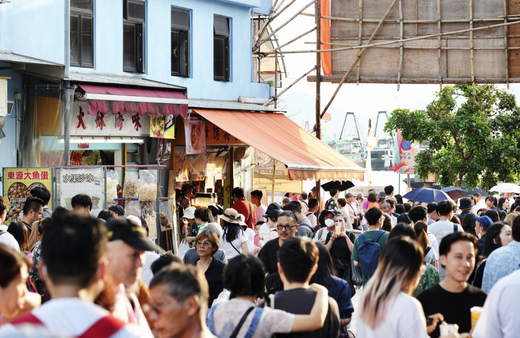 假日長洲街頭。資料圖片