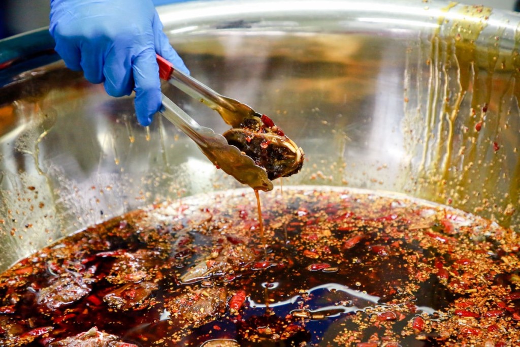 兔头生产线。网上图片