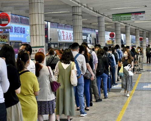 勞工處提醒僱主僱員應預先訂立颱風及暴雨情況下的工作安排。資料圖片