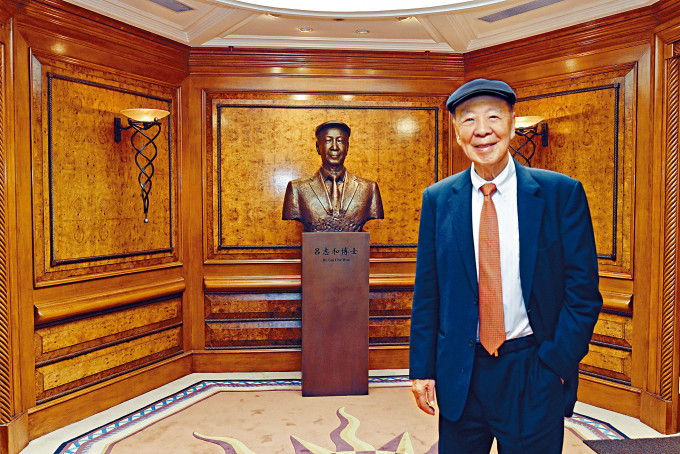 銀娛（027）主席呂志和，以149億美元資產位居第七