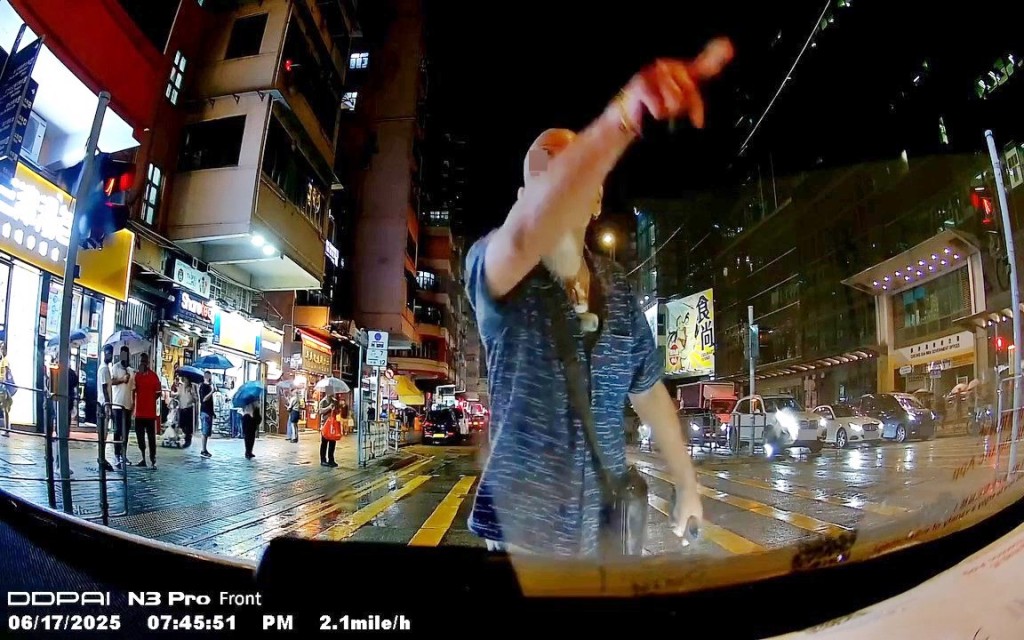 •點解(短片)無聲?; •點解你唔放原聲??; •一睇就知車主XX人先啦; •樓主一定係做咗啲衰嘢啦; fb「車cam L(香港群組)」截圖 •點解(短片)無聲?; •點解你唔放原聲??; •一睇就知車主XX人先啦; •樓主一定係做咗啲衰嘢啦; fb「車cam L(香港群組)」截圖