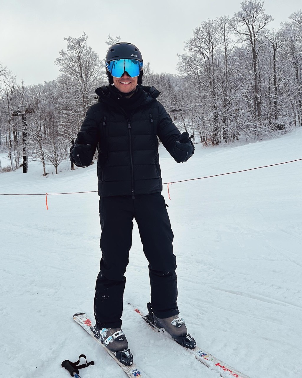 麥大力今晨（6日）於社交網貼出滑雪照。