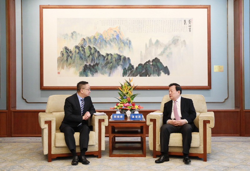 11月9日，夏寶龍在北京會見香港特區政府入境事務處處長郭俊峯。