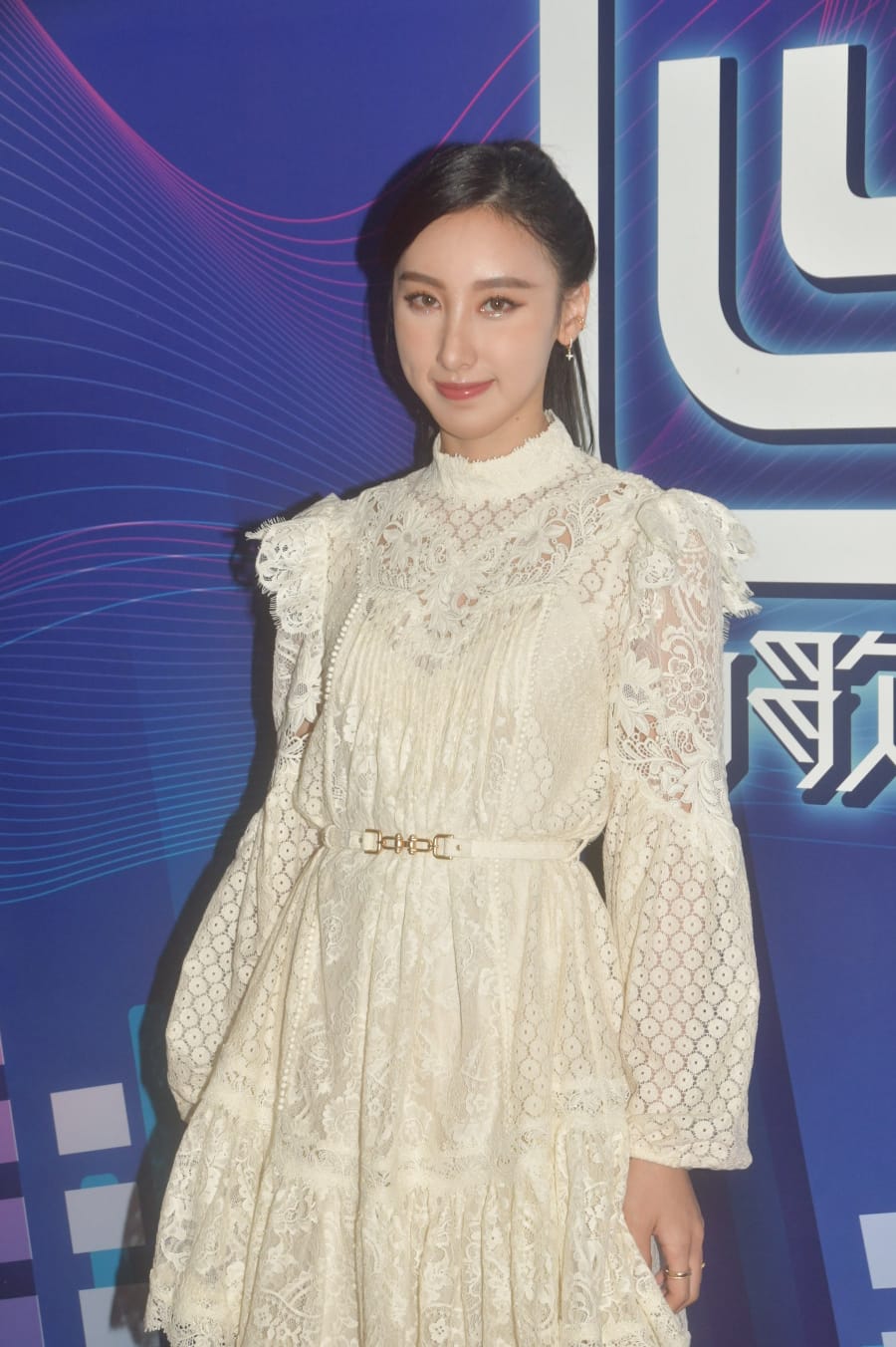 許靖韻透露有半年沒拍拖,因為時間不穩定,不是拍拖好時機。