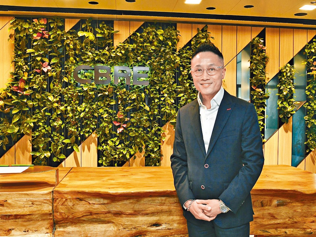 世邦魏理仕陳錦平指，今年7月甲廈空置樓面衝上1000萬方呎，創歷來新高。