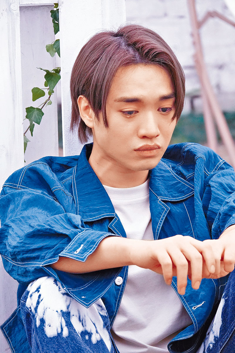 Jer在新MV中雙眼哭得紅腫。