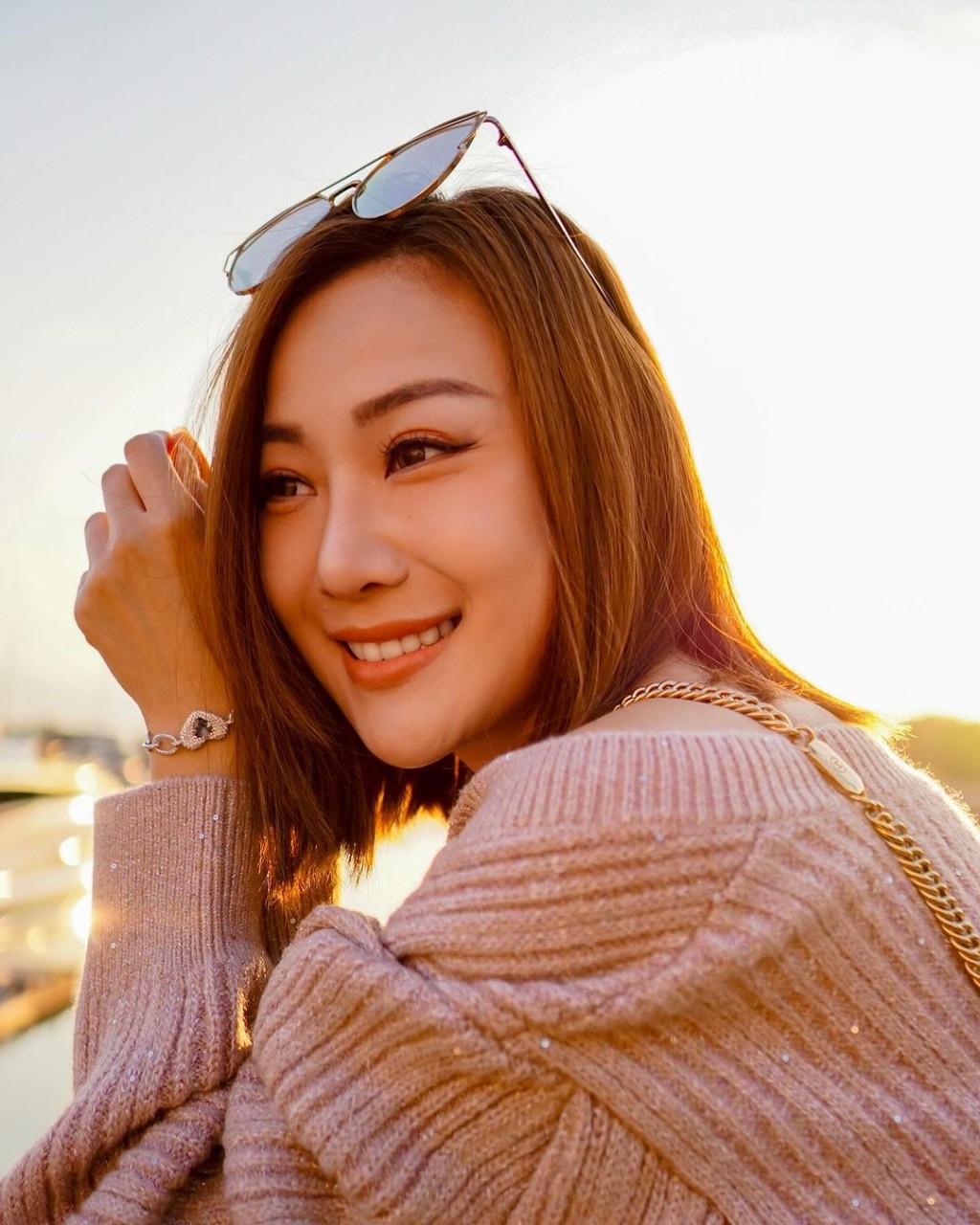 朱智贤获网民留言祝福她与谢东闵要开心幸福。
