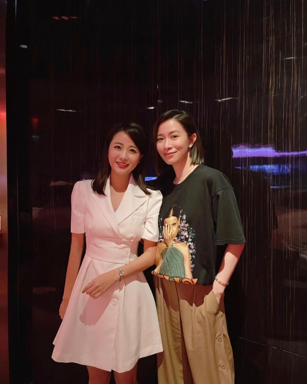 连前TVB新闻主播温荞菲都赞佘诗曼专业、随和又亲切。