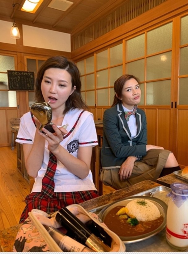 吳若希與麥美恩向來以圈內閨蜜檔著稱,兩人曾搭檔主持旅遊真人騷展現默契互動。 吳若希與麥美恩向來以圈內閨蜜檔著稱,兩人曾搭檔主持旅遊真人騷展現默契互動。