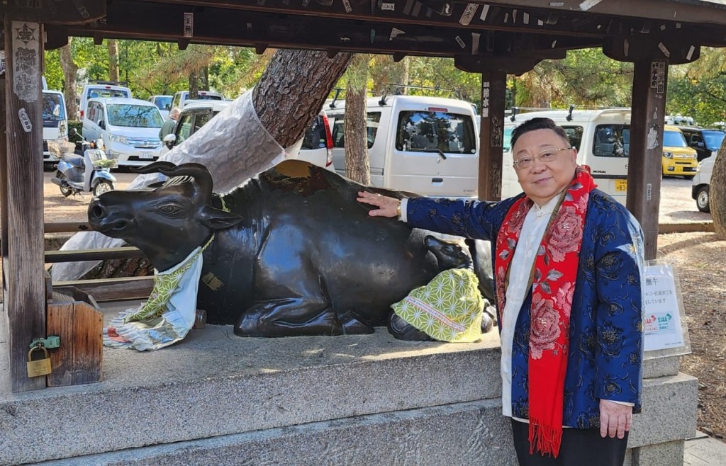 在子女成长过程中，要教晓他们文昌与抚牛文化有关。