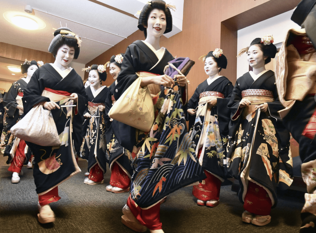 日本京都是港人旅遊熱點之一，其充滿古色古香的東洋街景和食物不禁令人神往。美聯社