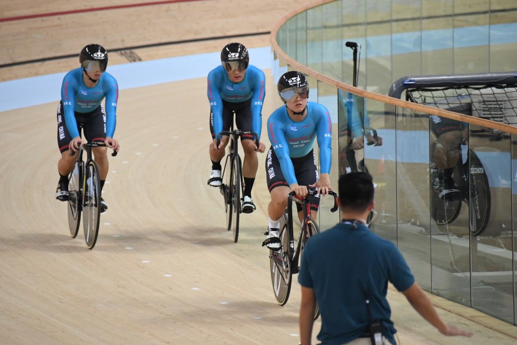   國家盃場地單車賽香港站周五開鑼，港男隊在團體爭先賽資格賽偷步被DQ。 吳家祺攝