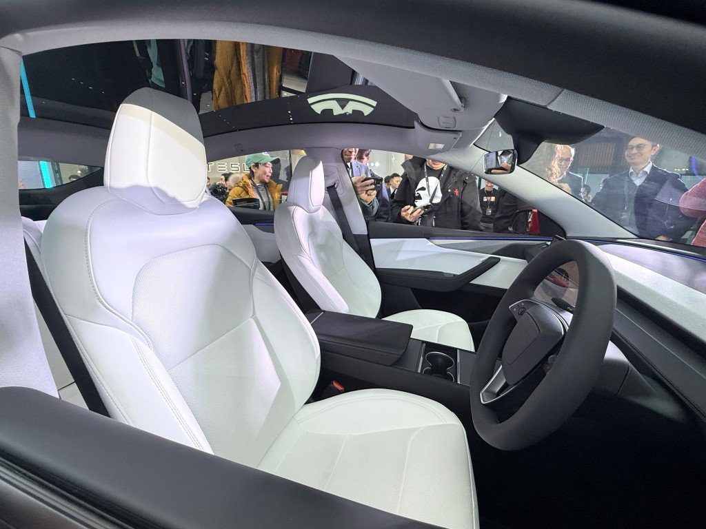 新款Tesla Model Y前排座椅增設冷暖透氣功能。