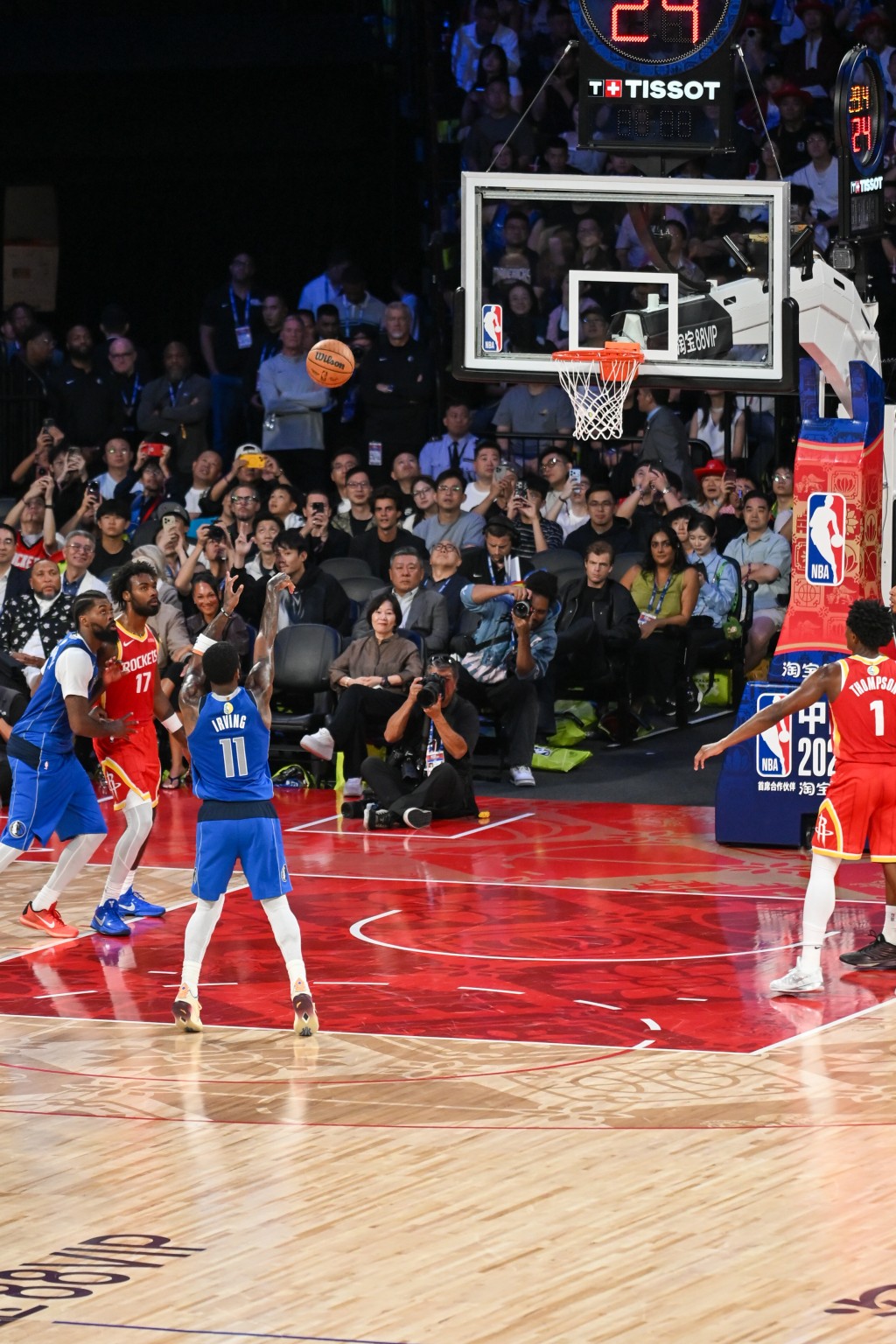 NBA中国赛独行侠vs火箭。魏国谦摄