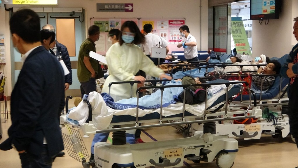 一名超市女職員受驚送院。