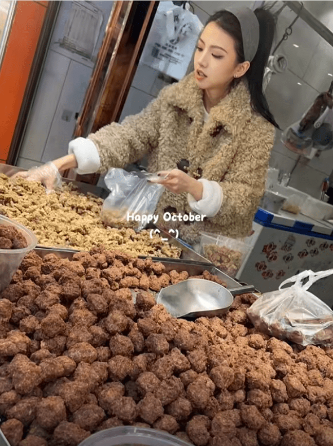 楊雪微容貌秀麗，被譽為「丸子西施」。（抖音）