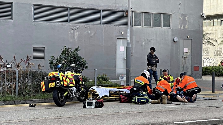 鐵騎士受傷送院。fb：馬路的事 (即時交通資訊台)