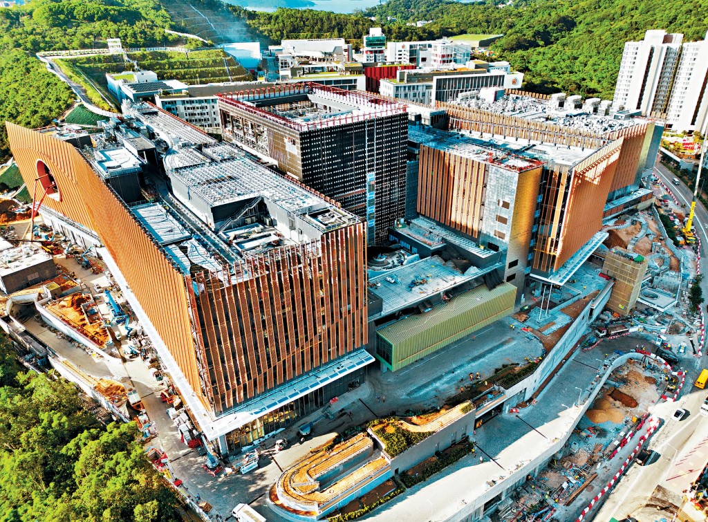 香港中醫醫院與政府中藥檢測中心永久大樓將於今日起分階段投入服務。