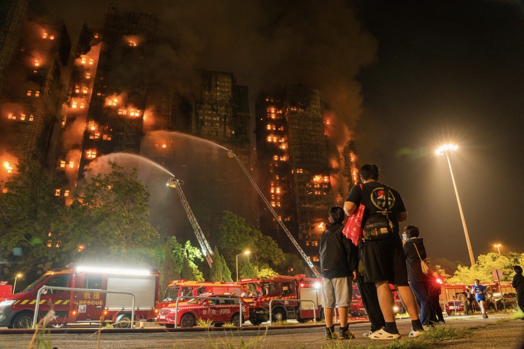 台灣有網民以大埔宏福苑五級火慘劇開玩笑,惹起眾怒。 台灣有網民以大埔宏福苑五級火慘劇開玩笑,惹起眾怒。