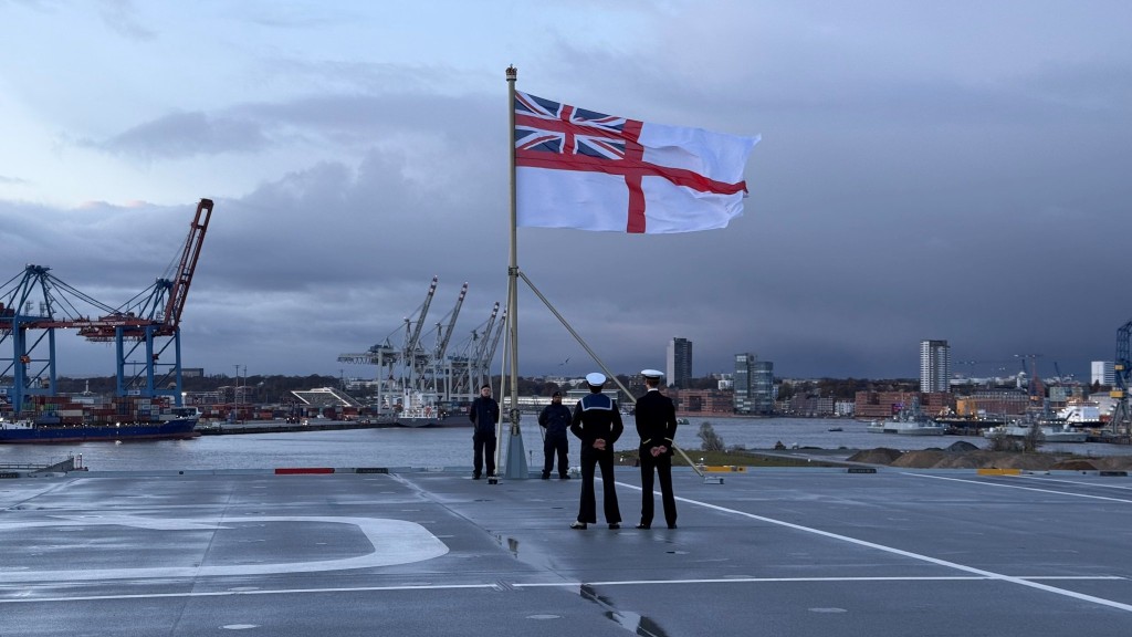 英国「伊利莎白女王」号到访德国汉堡。（X@deutschemarine）