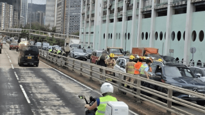 荃灣路新行車橋連日發生意外 李耀培分析4大成因：一項設計不符合市民駕駛習慣