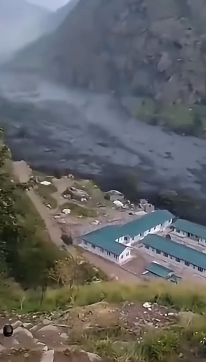 尼泊爾再有地區發生嚴重山洪。X