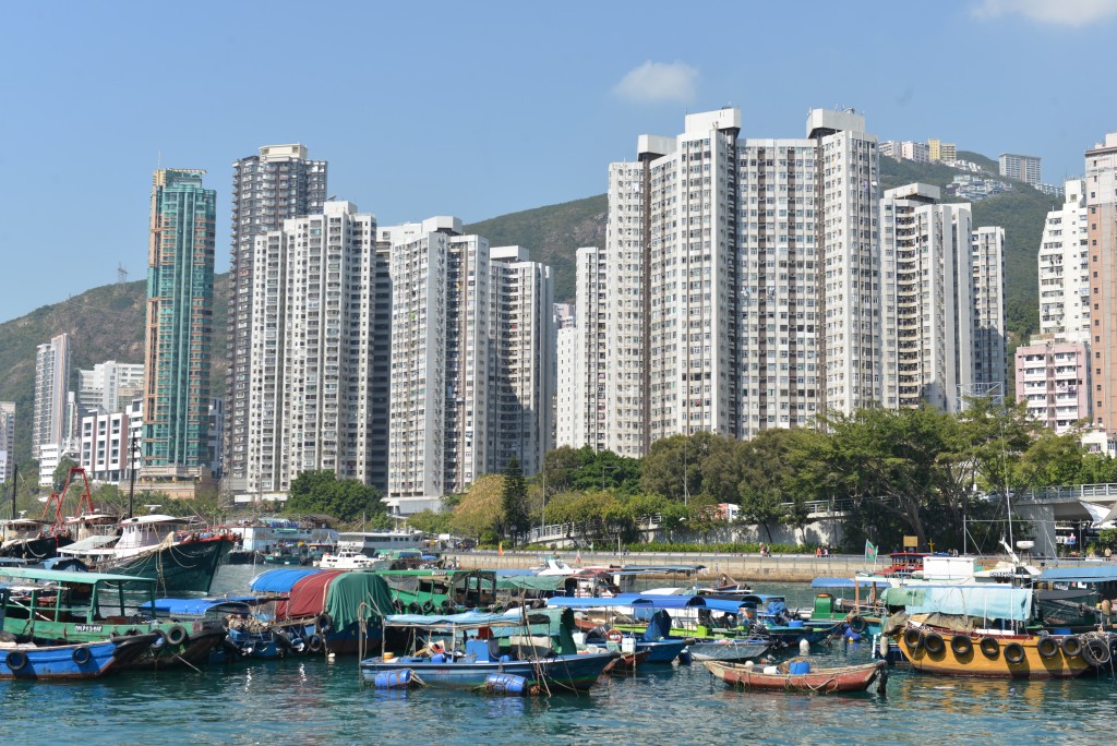 香港仔中心海湖阁高层6室，实用面积约432方呎，以1.6万租出。