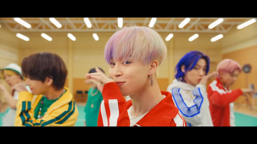 BTS版本錫手背舞步。