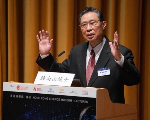 鍾南山表示,外國封城應做得更好,應加強國家干預。