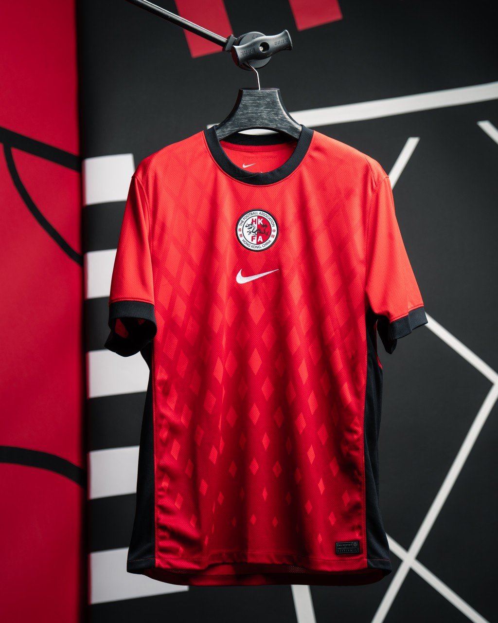 港隊主場球衣售價599元。