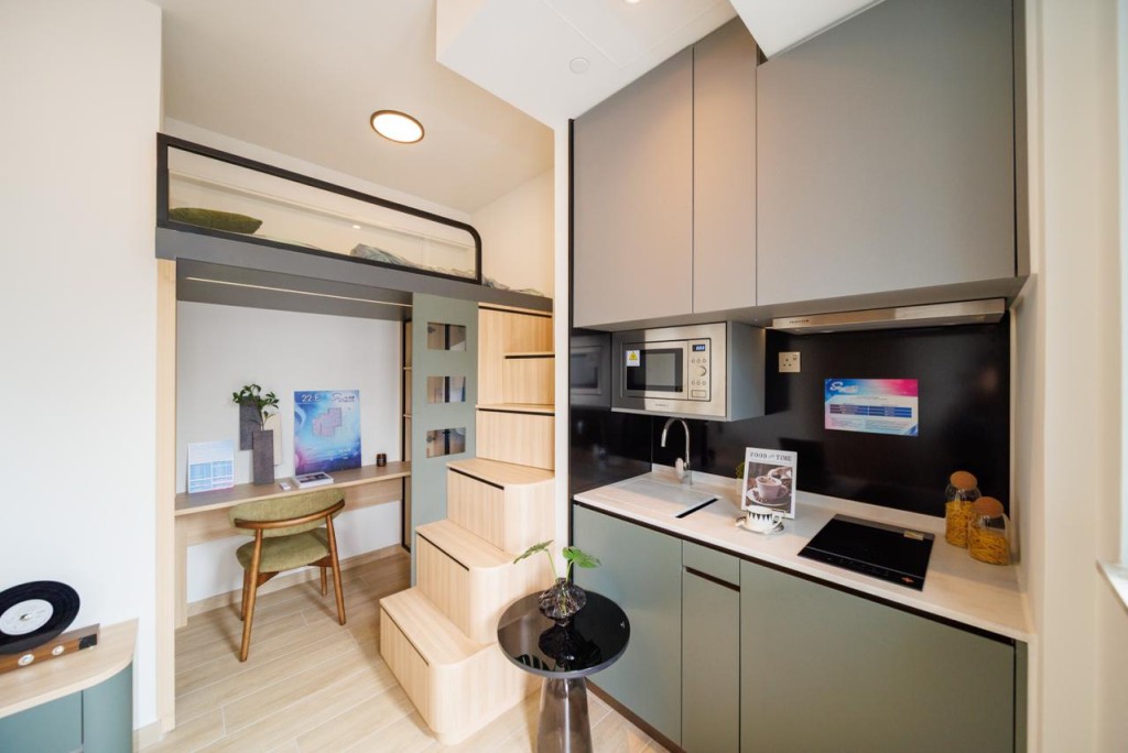 22樓E室,面積為223方呎,同屬開放式戶。 22樓E室,面積為223方呎,同屬開放式戶。